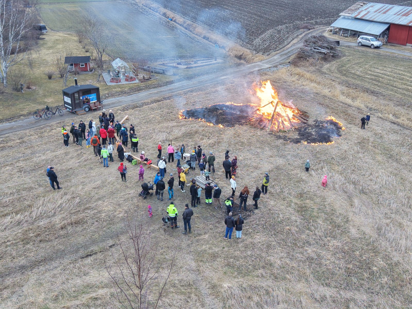 Vår årliga påskbrasa – en tradition som kommit för att stanna